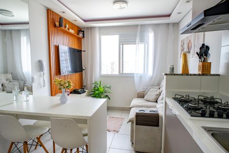 Sala de apartamento para alugar com 2 quartos, 32m² em Jardim Celeste, São Paulo