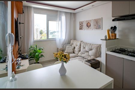 Sala de apartamento para alugar com 2 quartos, 32m² em Jardim Celeste, São Paulo