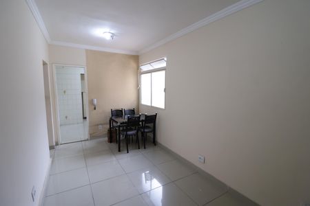 Sala de apartamento para alugar com 2 quartos, 49m² em Padre Eustáquio, Belo Horizonte