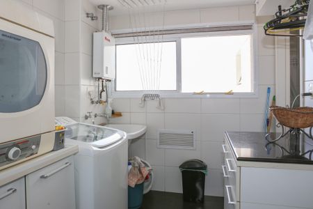 Apartamento à venda com 132m², 4 quartos e 2 vagas Apartamento à venda com 132m², 4 quartos e 2 vagasCozinha e Área de Serviço