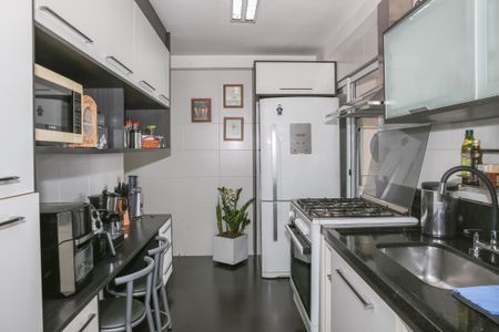 Apartamento à venda com 132m², 4 quartos e 2 vagas Apartamento à venda com 132m², 4 quartos e 2 vagasCozinha e Área de Serviço