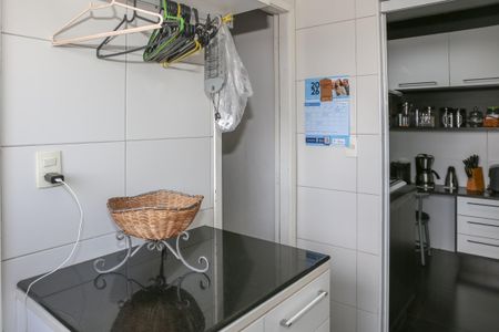 Apartamento à venda com 132m², 4 quartos e 2 vagas Apartamento à venda com 132m², 4 quartos e 2 vagasCozinha e Área de Serviço