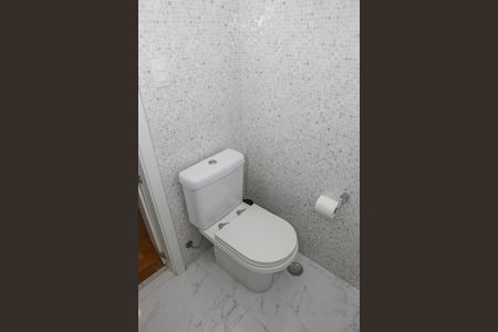 Apartamento à venda com 132m², 4 quartos e 2 vagas Apartamento à venda com 132m², 4 quartos e 2 vagasBanheiro da Suíte 1