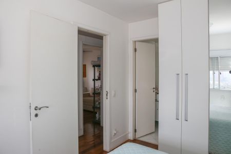 Apartamento à venda com 132m², 4 quartos e 2 vagas Apartamento à venda com 132m², 4 quartos e 2 vagasSuíte 2