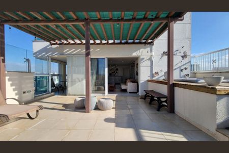 Apartamento à venda com 221m², 3 quartos e 3 vagas