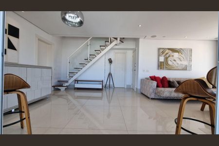Apartamento à venda com 221m², 3 quartos e 3 vagas