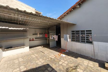Casa à venda com 100m², 1 quarto e 2 vagas Casa à venda com 100m², 1 quarto e 2 vagasCasa 2 - Quintal