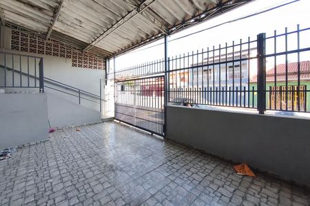 Casa à venda com 100m², 1 quarto e 2 vagas Casa à venda com 100m², 1 quarto e 2 vagasQuintal - Garagem