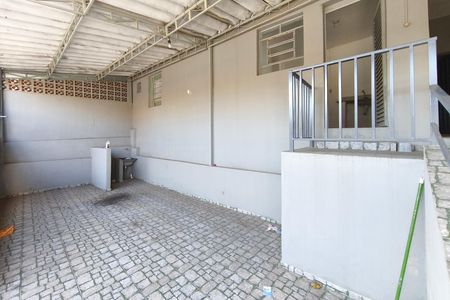 Casa à venda com 100m², 1 quarto e 2 vagas Casa à venda com 100m², 1 quarto e 2 vagasQuintal - Garagem