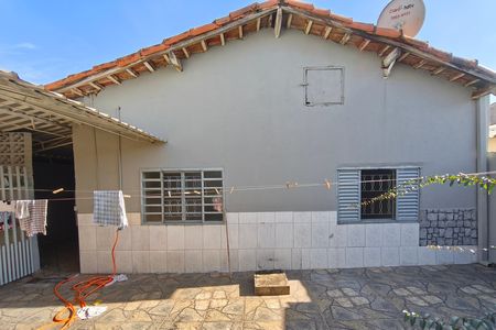 Casa à venda com 100m², 1 quarto e 2 vagas Casa à venda com 100m², 1 quarto e 2 vagasCasa 2 - Quintal
