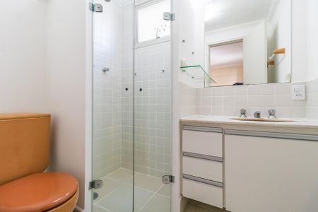 Apartamento para alugar com 254m², 3 quartos e 2 vagas Apartamento para alugar com 254m², 3 quartos e 2 vagasBanheiro da Suíte 1