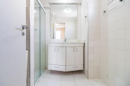 Apartamento para alugar com 254m², 3 quartos e 2 vagas Apartamento para alugar com 254m², 3 quartos e 2 vagasBanheiro da Suíte 2