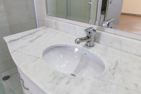 Apartamento para alugar com 254m², 3 quartos e 2 vagas Apartamento para alugar com 254m², 3 quartos e 2 vagasBanheiro da Suíte 2