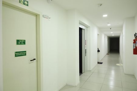 Apartamento à venda com 32m², 1 quarto e sem vagaÁrea comum - Saguão do andar