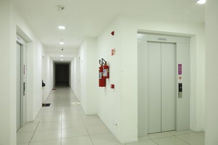 Apartamento à venda com 32m², 1 quarto e sem vagaÁrea comum - Saguão do andar