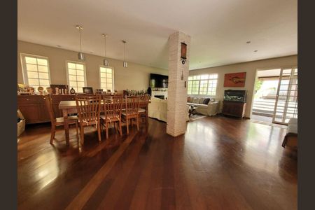 Casa à venda com 3 quartos, 300m² em Jardim Leonor, São Paulo