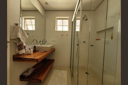 Casa à venda com 3 quartos, 300m² em Jardim Leonor, São Paulo