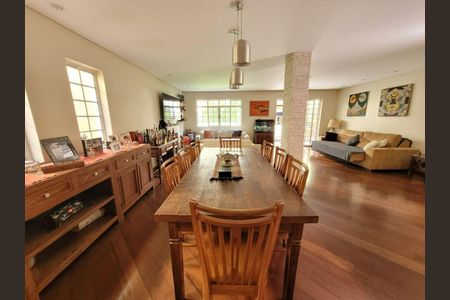 Casa à venda com 3 quartos, 300m² em Jardim Leonor, São Paulo