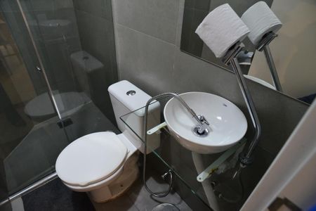 Banheiro de apartamento para alugar com 1 quarto, 25m² em Barra da Tijuca, Rio de Janeiro