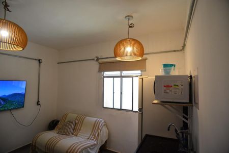 Sala de apartamento para alugar com 1 quarto, 25m² em Barra da Tijuca, Rio de Janeiro