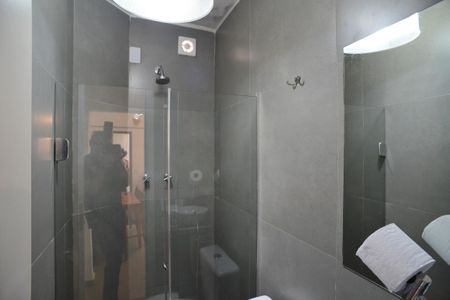Banheiro de apartamento para alugar com 1 quarto, 25m² em Barra da Tijuca, Rio de Janeiro
