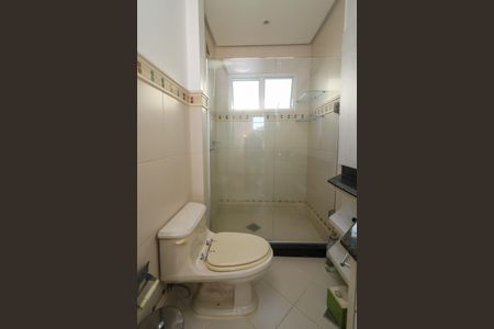 Banheiro de apartamento à venda com 1 quarto, 45m² em Cristal, Porto Alegre