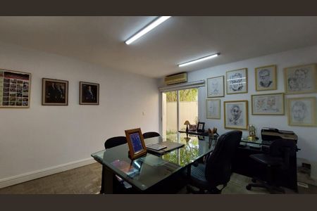 Casa à venda com 1100m², 4 quartos e 6 vagas
