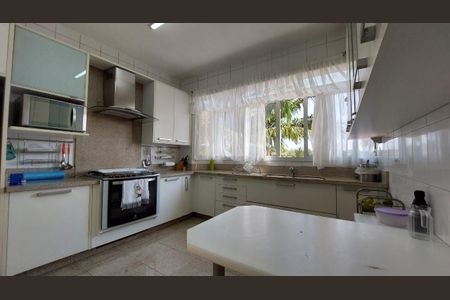 Casa à venda com 1100m², 4 quartos e 6 vagas