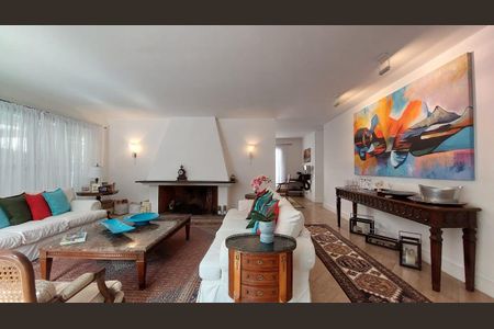 Casa à venda com 1100m², 4 quartos e 6 vagas