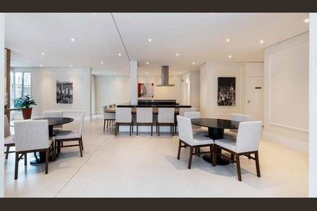 Apartamento à venda com 213m², 4 quartos e 4 vagas