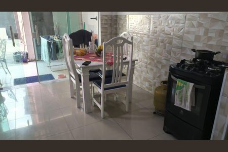 Casa à venda com 3 quartos, 120m² em Olaria, Rio de Janeiro