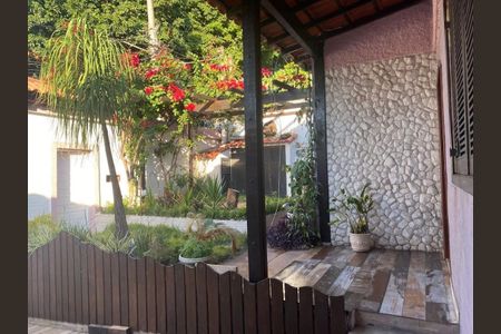 Casa à venda com 234m², 4 quartos e 4 vagas