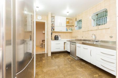 Casa à venda com 480m², 4 quartos e 4 vagas