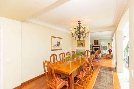 Casa à venda com 480m², 4 quartos e 4 vagas