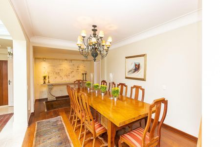 Casa à venda com 480m², 4 quartos e 4 vagas