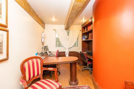 Casa à venda com 480m², 4 quartos e 4 vagas