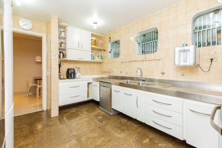 Casa à venda com 480m², 4 quartos e 4 vagas