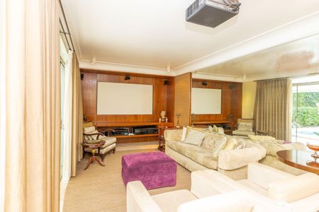Casa à venda com 480m², 4 quartos e 4 vagas