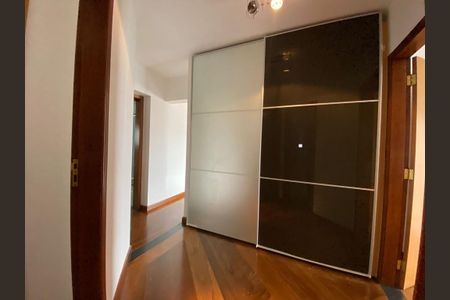 Apartamento à venda com 167m², 3 quartos e 4 vagas