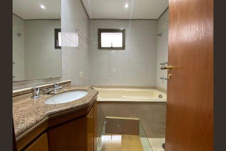 Apartamento à venda com 167m², 3 quartos e 4 vagas