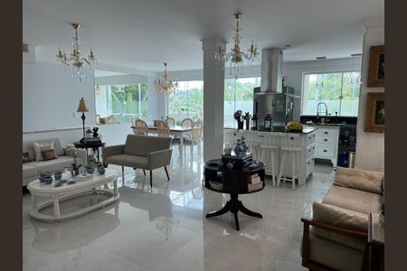 Casa à venda com 4 quartos, 326m² em Brooklin, São Paulo