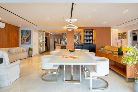 Apartamento à venda com 162m², 3 quartos e 3 vagas