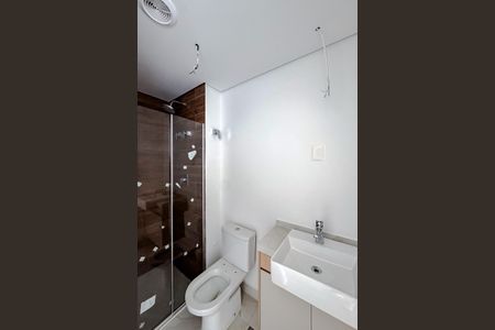 Banheiro de kitnet/studio para alugar com 1 quarto, 23m² em Vila Gomes Cardim, São Paulo