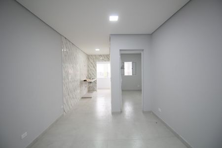 Sala de casa para alugar com 2 quartos, 70m² em Parque Pinheiros, Taboão da Serra