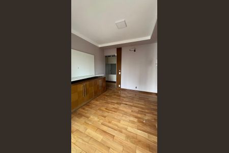 Apartamento à venda com 198m², 3 quartos e 3 vagas