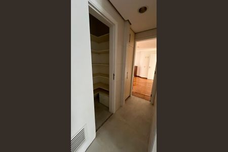 Apartamento à venda com 198m², 3 quartos e 3 vagas