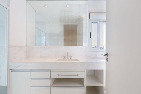 Apartamento à venda com 3 quartos, 180m² em Itaim Bibi, São Paulo