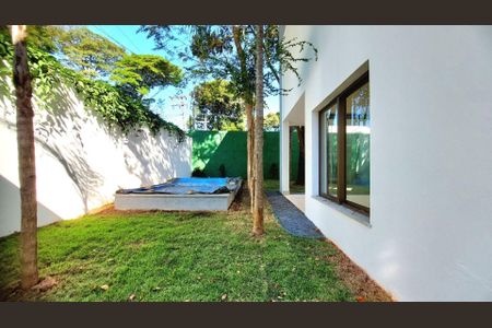 Casa à venda com 647m², 4 quartos e 4 vagas