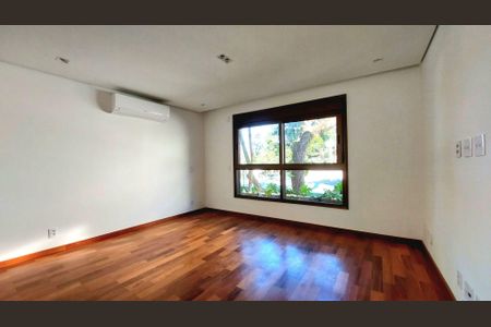 Casa à venda com 4 quartos, 647m² em Santo Amaro, São Paulo