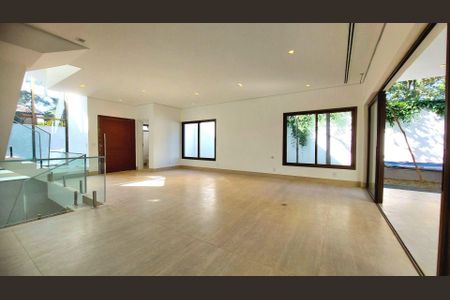 Casa à venda com 647m², 4 quartos e 4 vagas